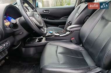 Хэтчбек Nissan Leaf 2013 в 