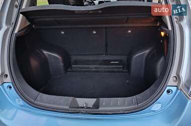 Хэтчбек Nissan Leaf 2013 в 