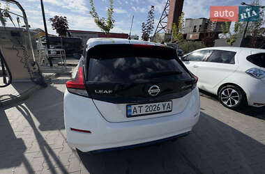 Хэтчбек Nissan Leaf 2019 в 