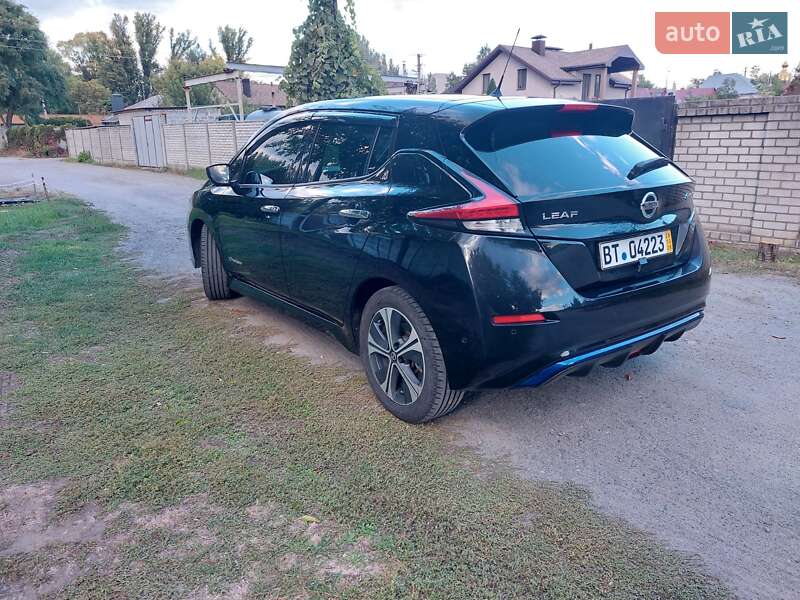 Хэтчбек Nissan Leaf 2018 в Днепре