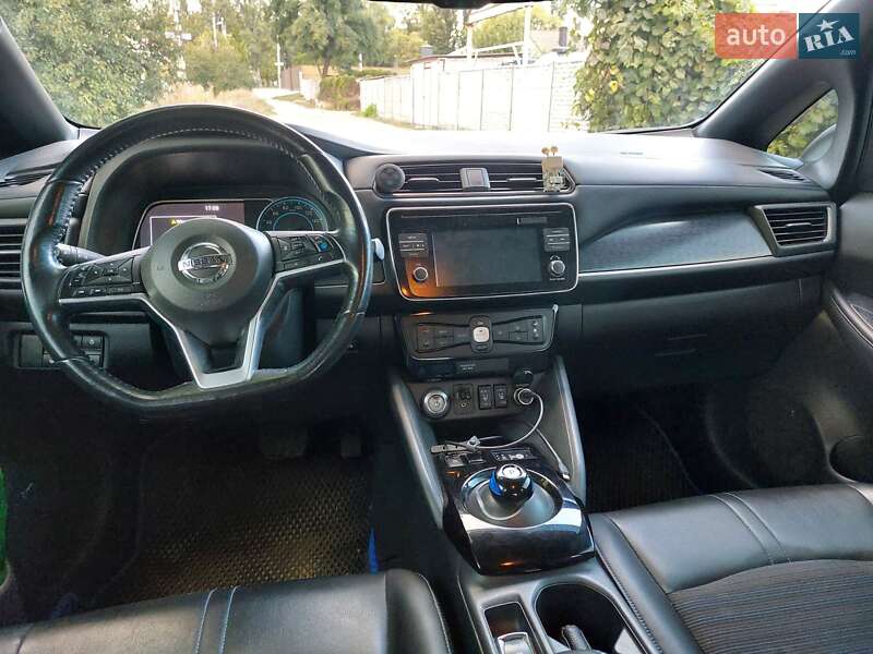 Хэтчбек Nissan Leaf 2018 в Днепре