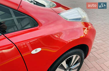 Хэтчбек Nissan Leaf 2016 в 