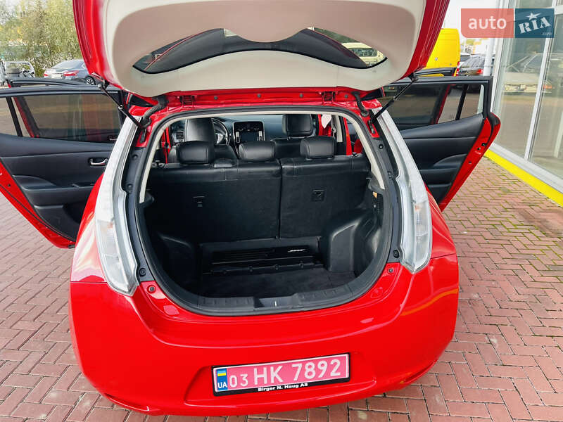 Хэтчбек Nissan Leaf 2016 в Ровно