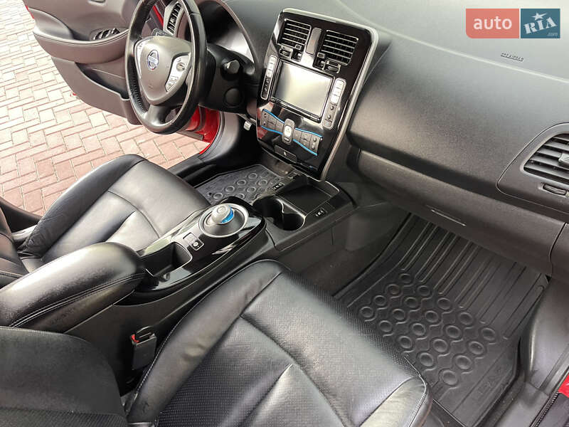 Хэтчбек Nissan Leaf 2016 в Ровно