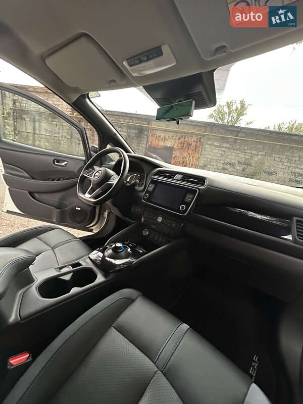 Хэтчбек Nissan Leaf 2023 в Днепре фото 18 Хэтчбек Nissan Leaf 2023 в Днепре