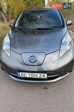 Хэтчбек Nissan Leaf 2014 в 