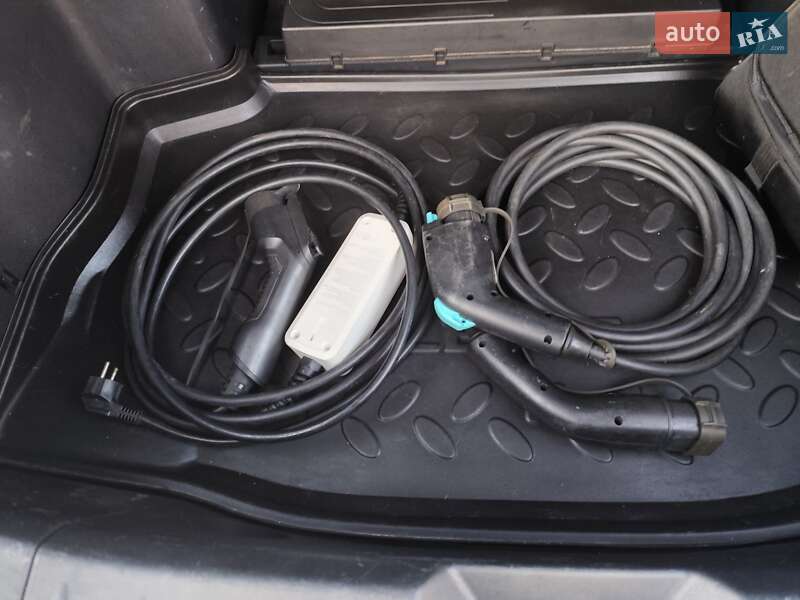 Хэтчбек Nissan Leaf 2016 в Ровно