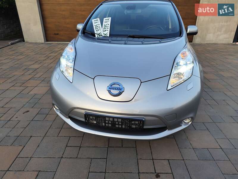 Хэтчбек Nissan Leaf 2016 в Ровно