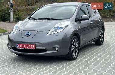 Хэтчбек Nissan Leaf 2015 в Ровно