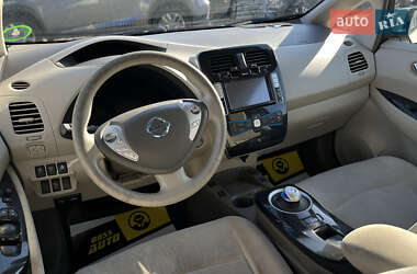 Хэтчбек Nissan Leaf 2012 в 