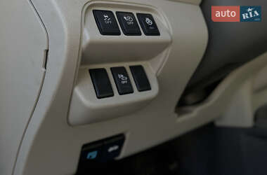 Хэтчбек Nissan Leaf 2012 в 