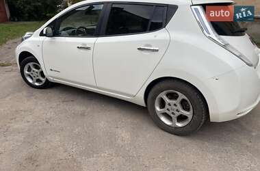 Хетчбек Nissan Leaf 2017 в  фото 8 Хетчбек Nissan Leaf 2017 в