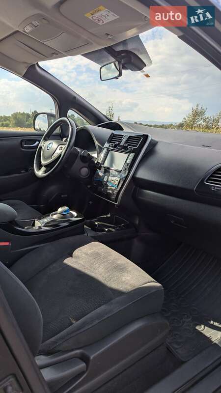 Хетчбек Nissan Leaf 2016 в Дрогобичі