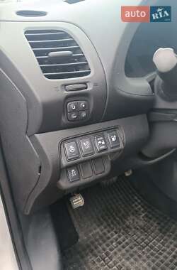 Хетчбек Nissan Leaf 2014 в 