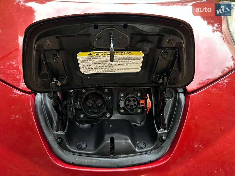 Хэтчбек Nissan Leaf 2011 в Львове фото 19 Хэтчбек Nissan Leaf 2011 в Львове