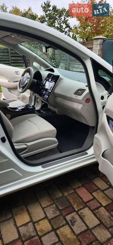 Хэтчбек Nissan Leaf 2014 в Ровно фото 3 Хэтчбек Nissan Leaf 2014 в Ровно