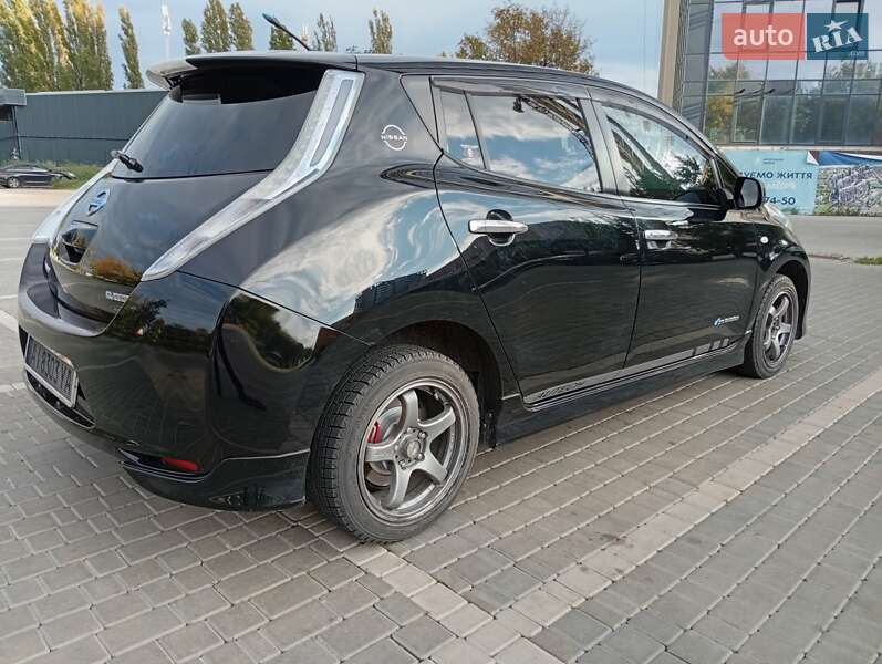 Хетчбек Nissan Leaf 2014 в Одесі