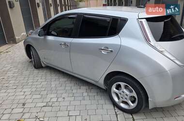 Хэтчбек Nissan Leaf 2016 в 