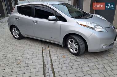 Хэтчбек Nissan Leaf 2016 в 