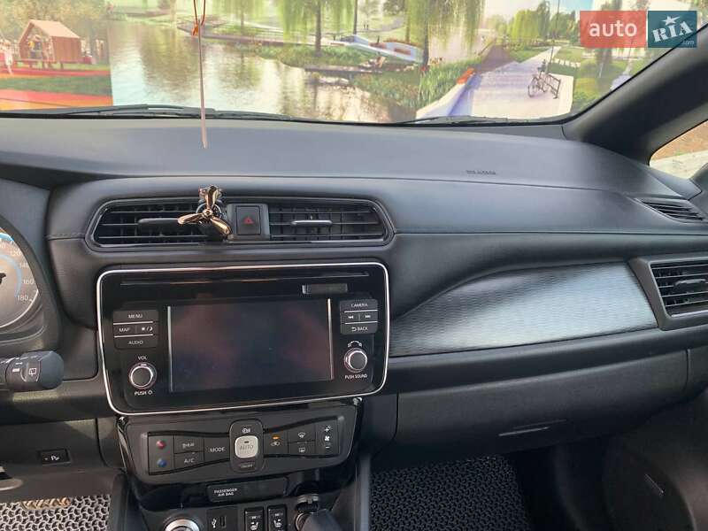 Хэтчбек Nissan Leaf 2018 в Умани