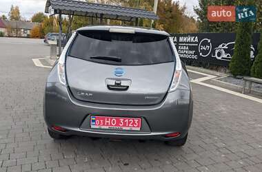 Хэтчбек Nissan Leaf 2013 в 