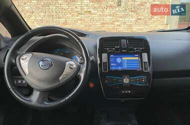 Хэтчбек Nissan Leaf 2013 в 