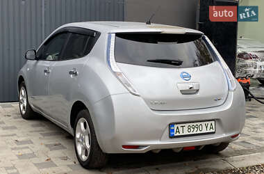 Хэтчбек Nissan Leaf 2011 в 
