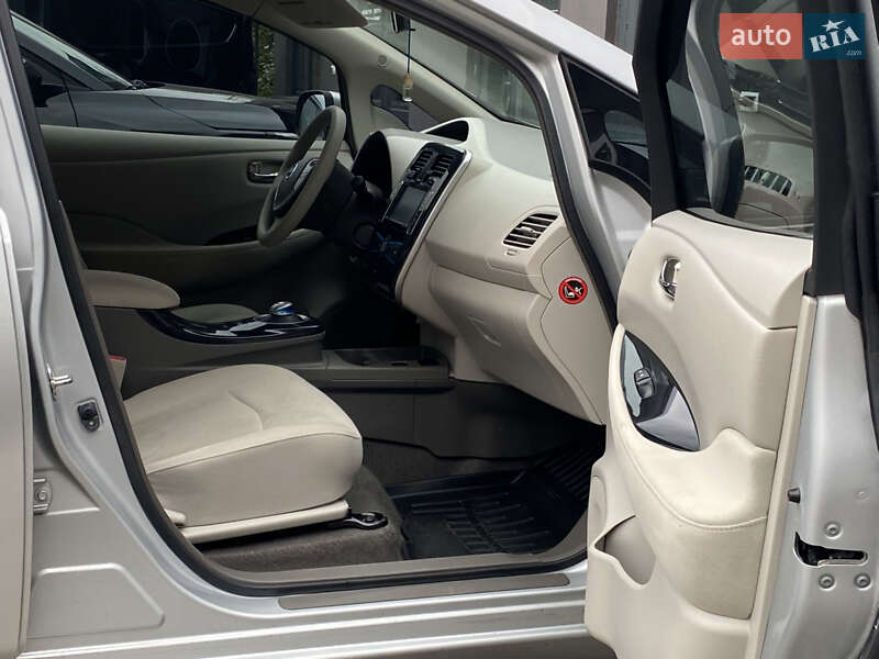 Хэтчбек Nissan Leaf 2011 в Калуше фото 7 Хэтчбек Nissan Leaf 2011 в Калуше