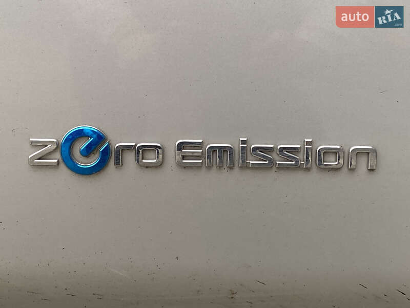 Хэтчбек Nissan Leaf 2011 в Калуше фото 14 Хэтчбек Nissan Leaf 2011 в Калуше