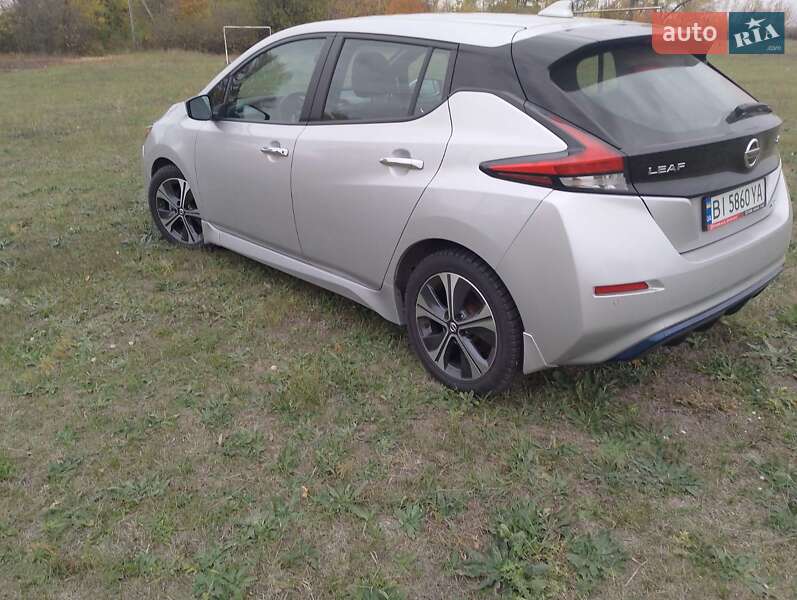 Хетчбек Nissan Leaf 2021 в Кременчуці