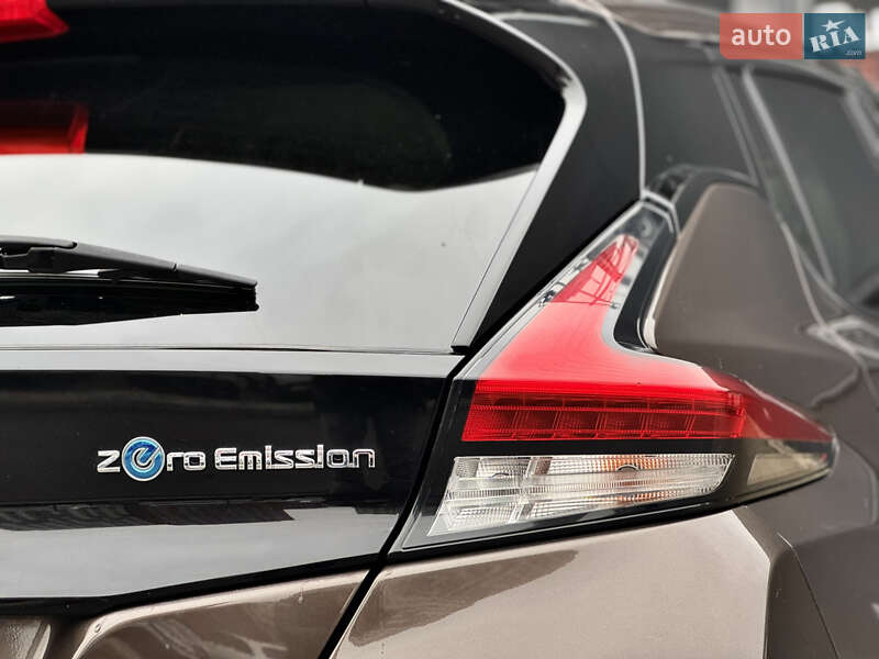 Хэтчбек Nissan Leaf 2018 в Киеве