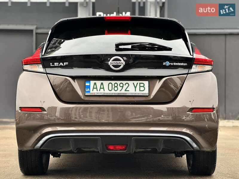 Хэтчбек Nissan Leaf 2018 в Киеве
