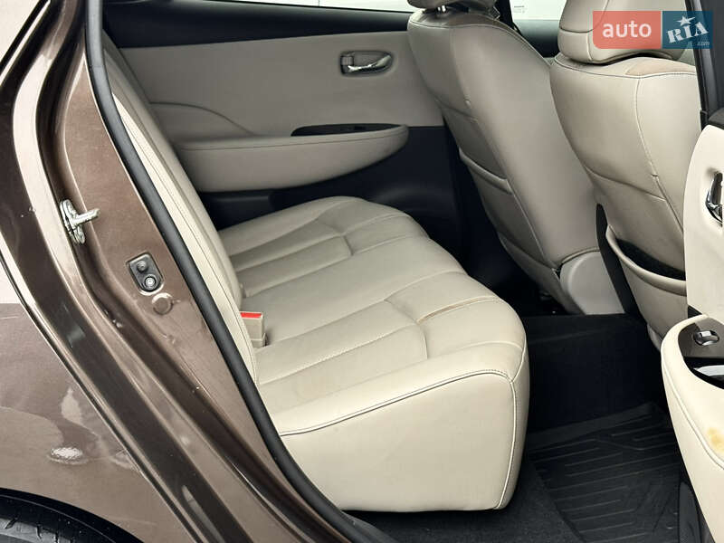 Хэтчбек Nissan Leaf 2018 в Киеве