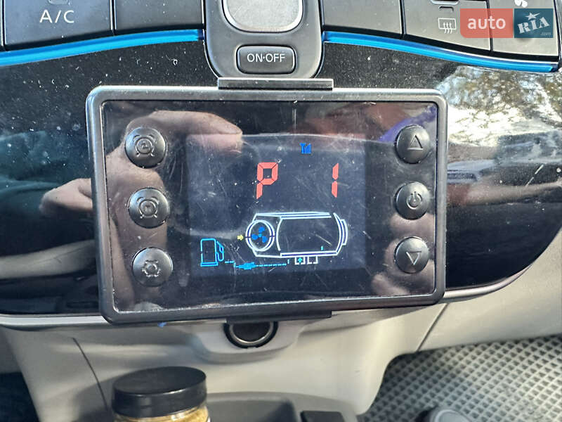 Хетчбек Nissan Leaf 2015 в Умані