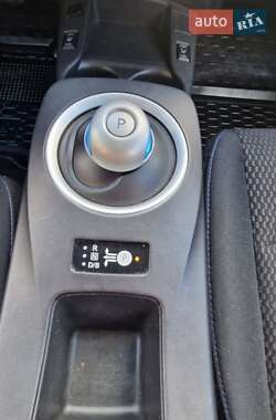 Хэтчбек Nissan Leaf 2014 в 