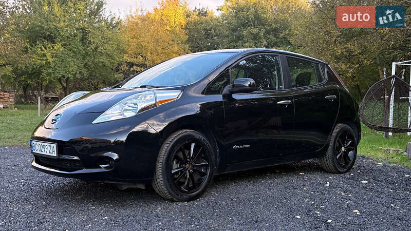 Хетчбек Nissan Leaf 2013 в Миколаєві