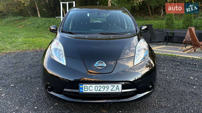 Хетчбек Nissan Leaf 2013 в Миколаєві