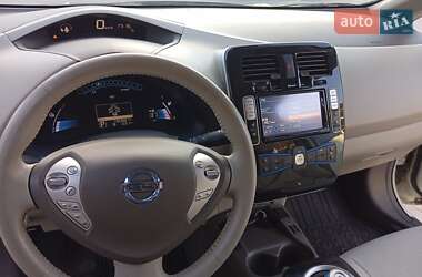Хетчбек Nissan Leaf 2012 в 