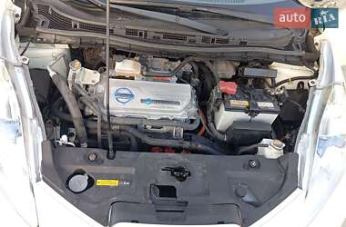 Хетчбек Nissan Leaf 2012 в 