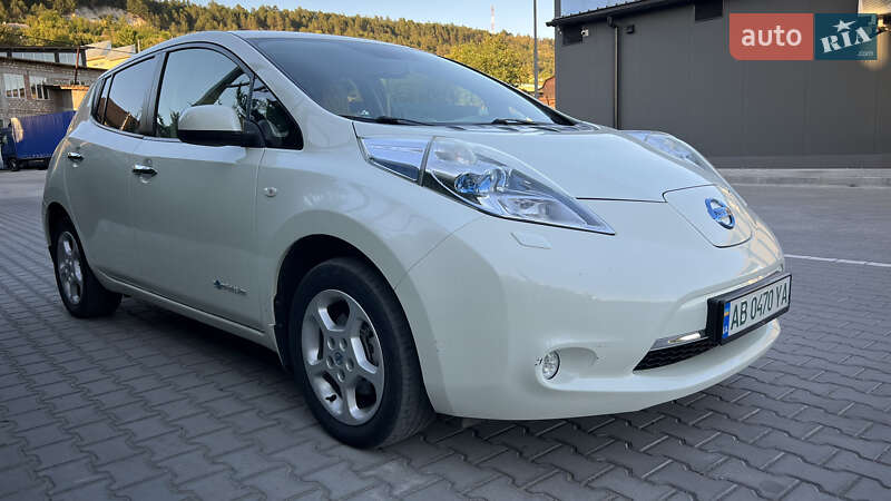 Хэтчбек Nissan Leaf 2011 в Могилев-Подольске