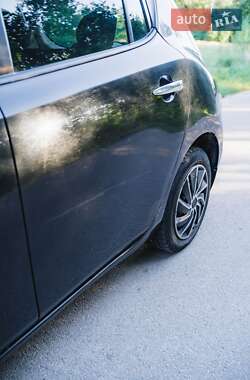 Хэтчбек Nissan Leaf 2015 в 