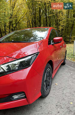 Хэтчбек Nissan Leaf 2022 в 