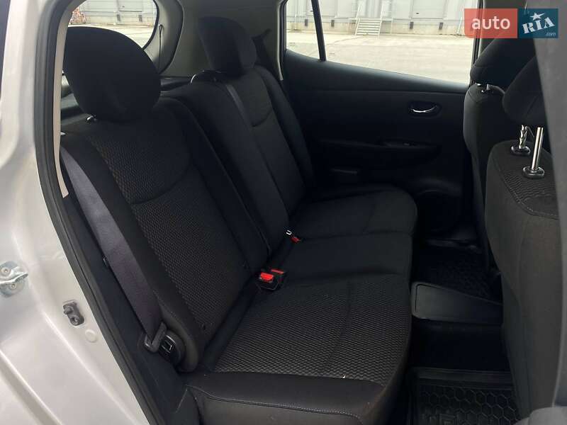 Хетчбек Nissan Leaf 2013 в Києві