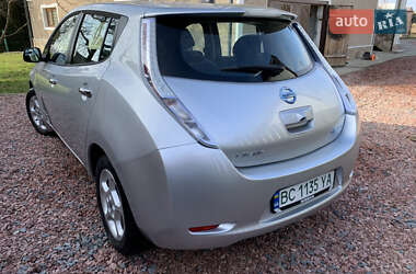 Хэтчбек Nissan Leaf 2013 в 