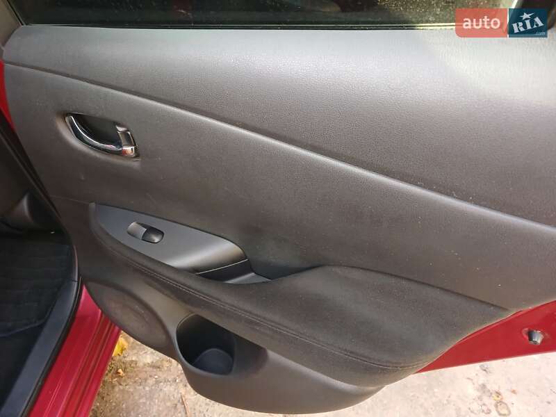 Хетчбек Nissan Leaf 2013 в Білгороді-Дністровському