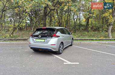 Хэтчбек Nissan Leaf 2019 в 