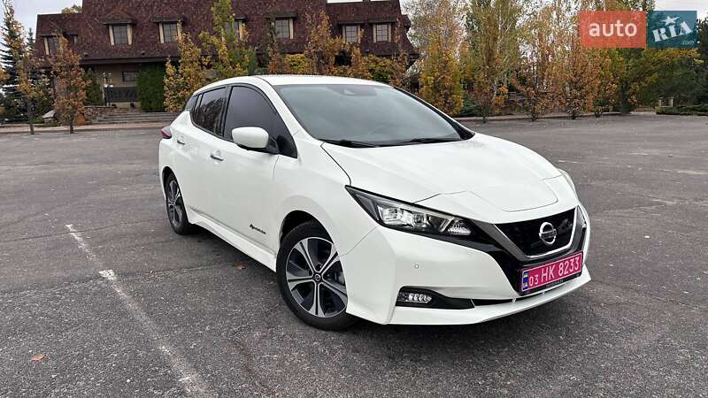 Хэтчбек Nissan Leaf 2020 в 