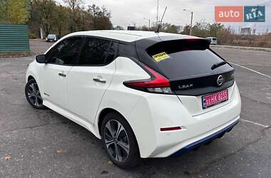 Хэтчбек Nissan Leaf 2020 в 