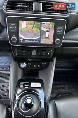 Хэтчбек Nissan Leaf 2020 в 