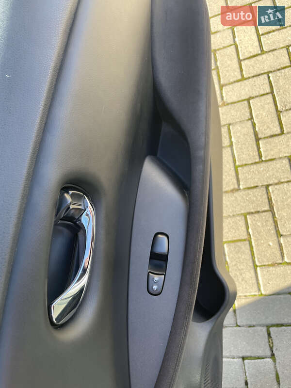 Хэтчбек Nissan Leaf 2013 в Золочеве